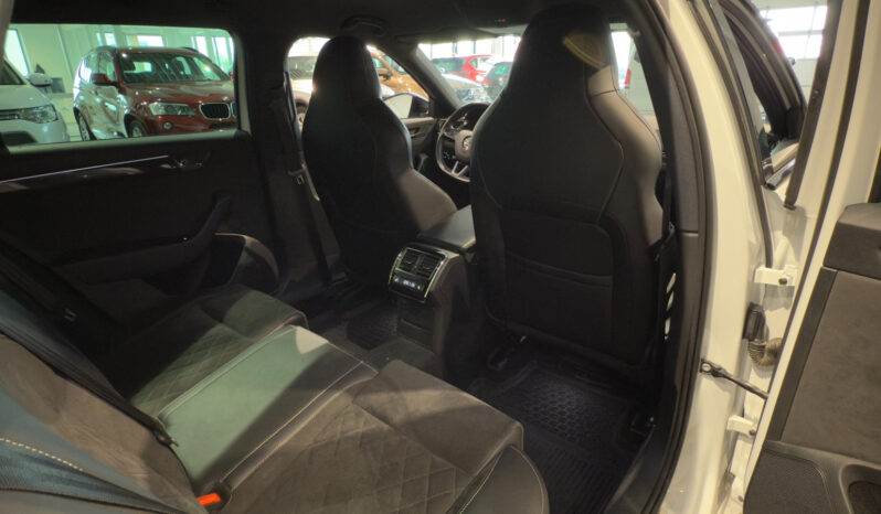 
								Skoda Superb Combi 2.0 TDI SCR DSG full									