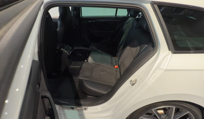 
								Skoda Superb Combi 2.0 TDI SCR DSG full									