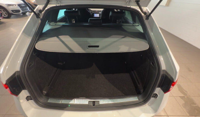 
								Skoda Superb Combi 2.0 TDI SCR DSG full									