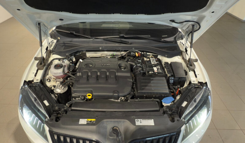 
								Skoda Superb Combi 2.0 TDI SCR DSG full									