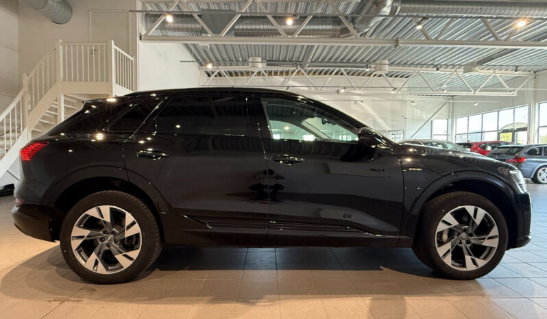 
								Audi E-Tron 50 Quattro full									