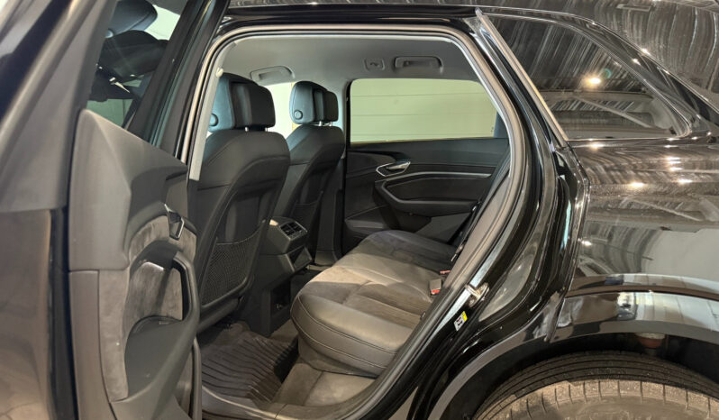 
								Audi E-Tron 50 Quattro full									