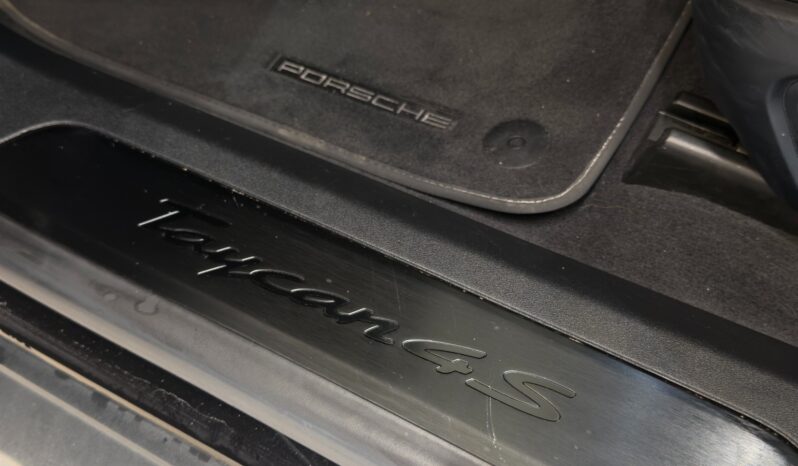 
								Porsche Taycan 4S Direct Drive/Automatic full									