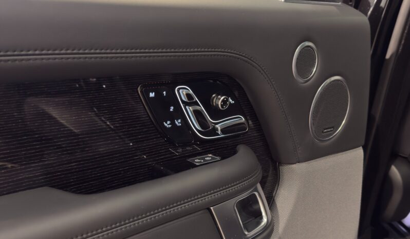 
								Land Rover Range Rover P400e Automatic full									