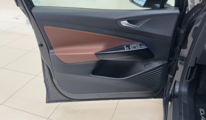 
								Volkswagen ID.4 Pro Performance full									