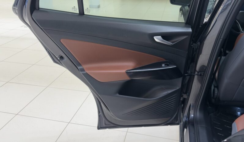 
								Volkswagen ID.4 Pro Performance full									