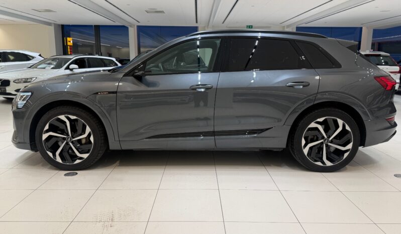 
								Audi E-Tron 55 Quattro full									