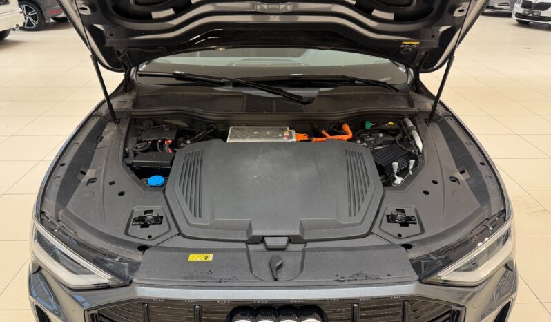 
								Audi E-Tron 55 Quattro full									