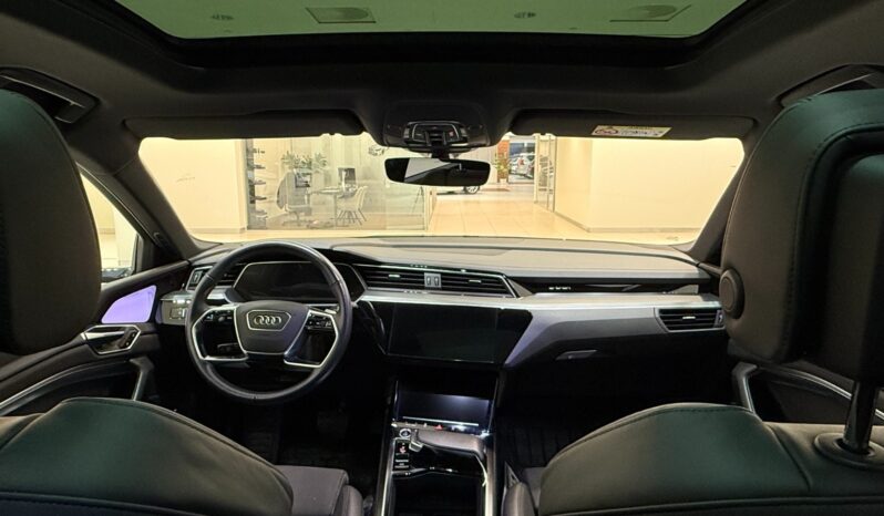 
								Audi E-Tron 55 Quattro full									