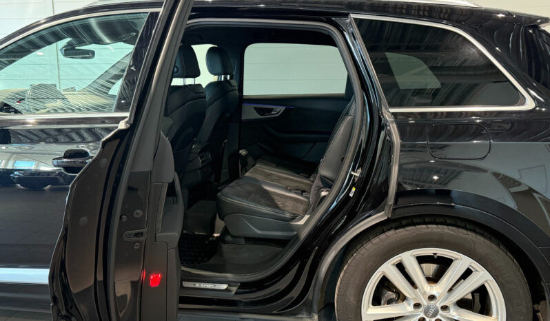 
								Audi Q7 e-Tron 3.0 TDI Quattro TipTronic full									