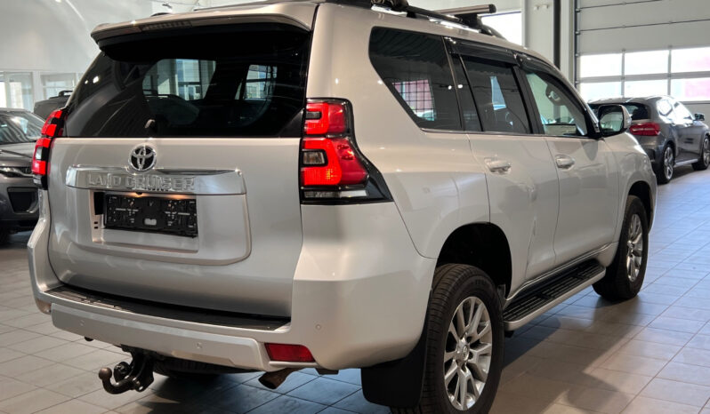 
								Toyota Land Cruiser Prado full									