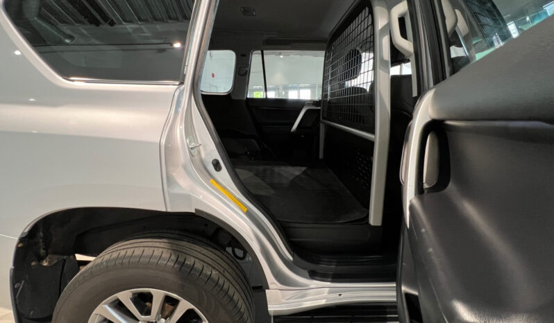 
								Toyota Land Cruiser Prado full									