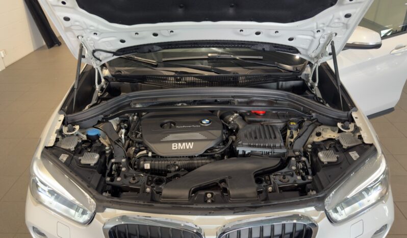 
								BMW X1 xDrive20i Steptronic full									