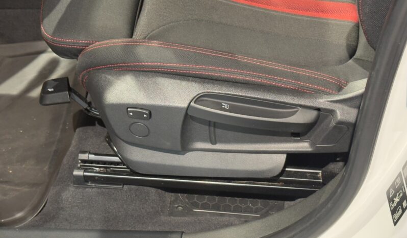 
								BMW X1 xDrive20i Steptronic full									