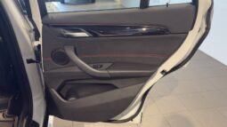 
										BMW X1 xDrive20i Steptronic full									