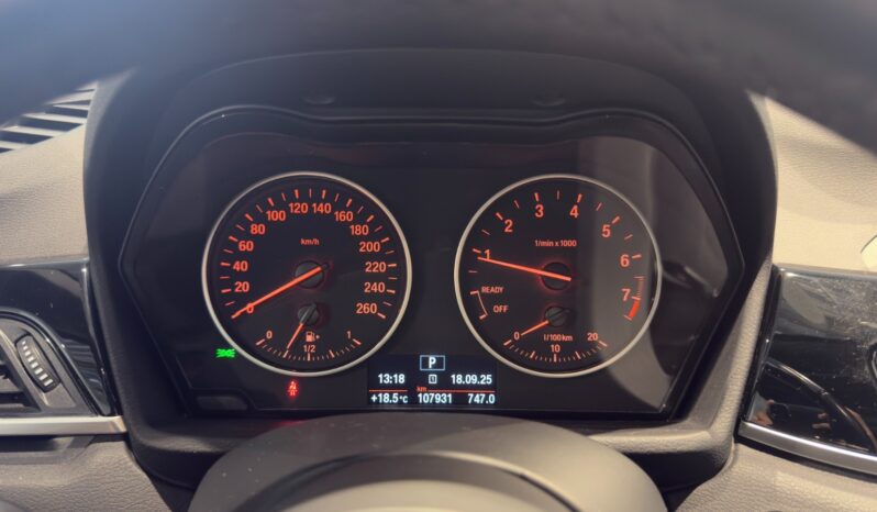 
								BMW X1 xDrive20i Steptronic full									